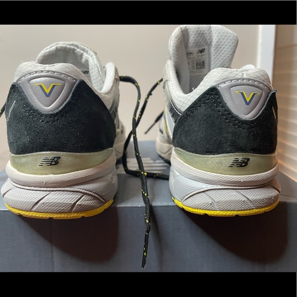 KIDS New Balance - Picture 5 of 9